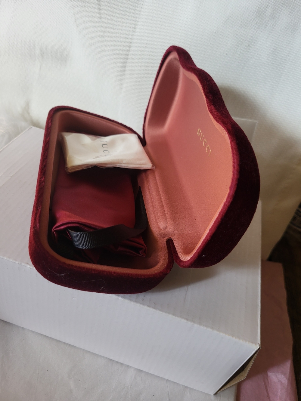 Gucci Burgundy Sunglasses Case with Dust Bag. #Gucr002 - Picture 4 of 7